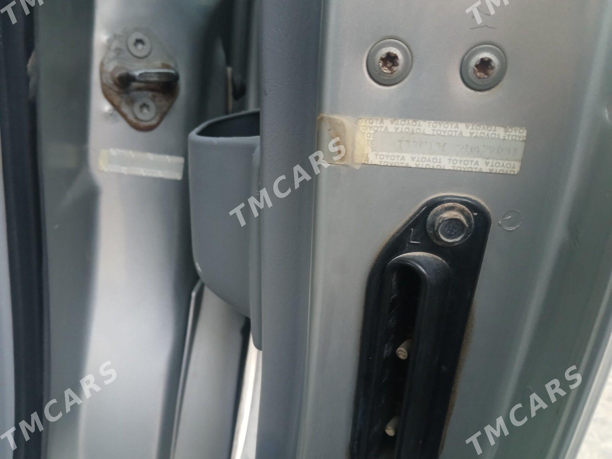 Toyota Sienna 2002 - 145 000 TMT - Дашогуз - img 7