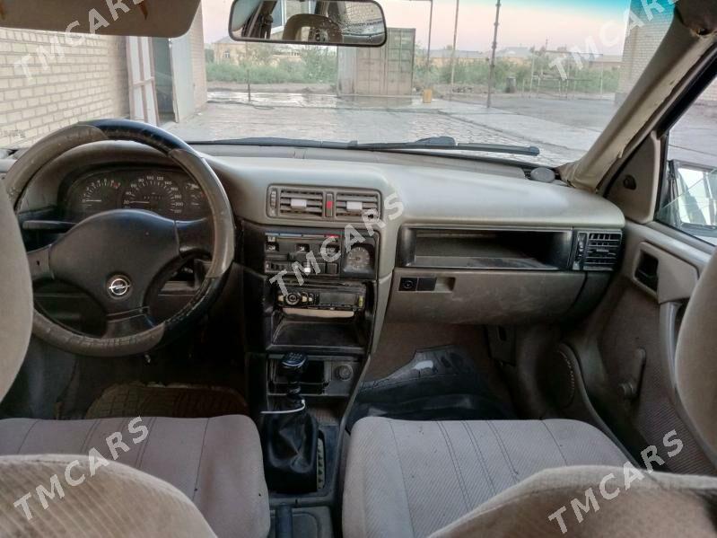 Opel Vectra 1992 - 20 000 TMT - Мары - img 7