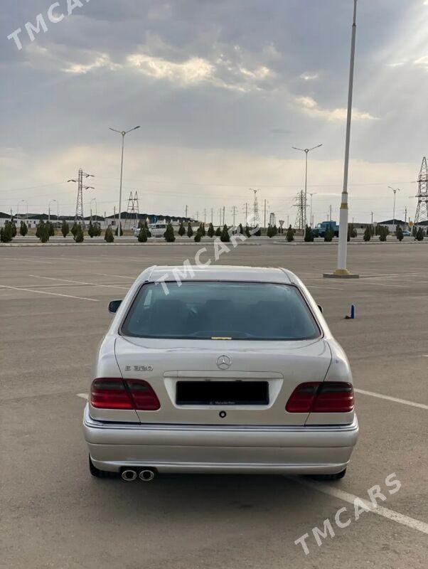 Mercedes-Benz E320 2000 - 112 000 TMT - Балканабат - img 5