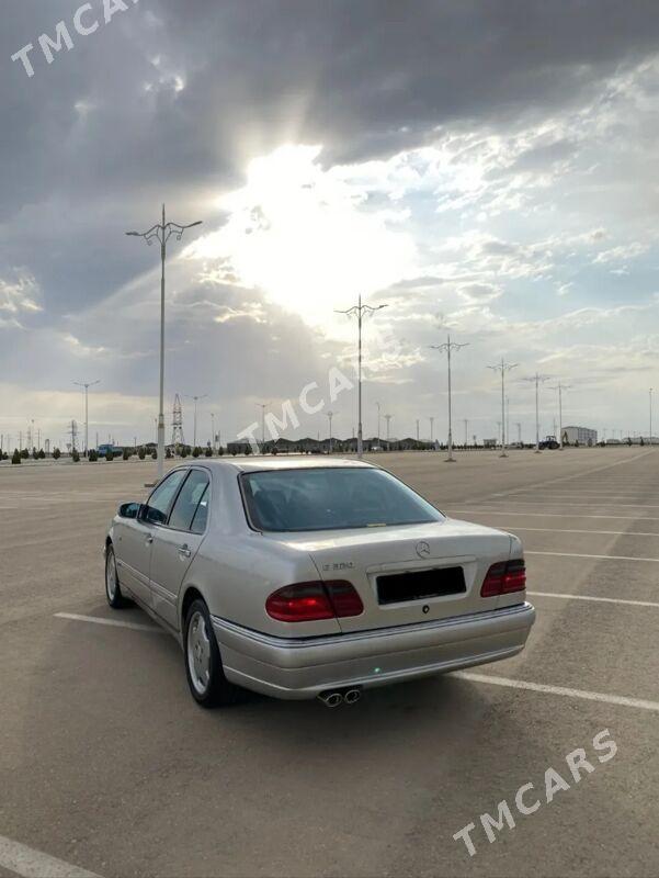 Mercedes-Benz E320 2000 - 112 000 TMT - Балканабат - img 3