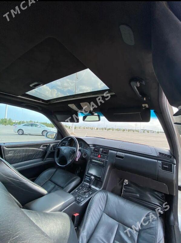 Mercedes-Benz E320 2000 - 112 000 TMT - Балканабат - img 4