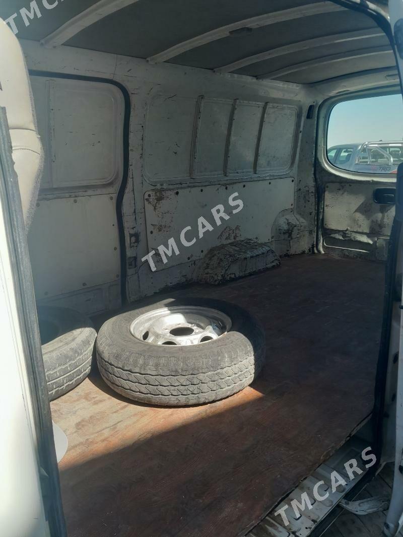Nissan Urvan 2010 - 148 000 TMT - Mary - img 3