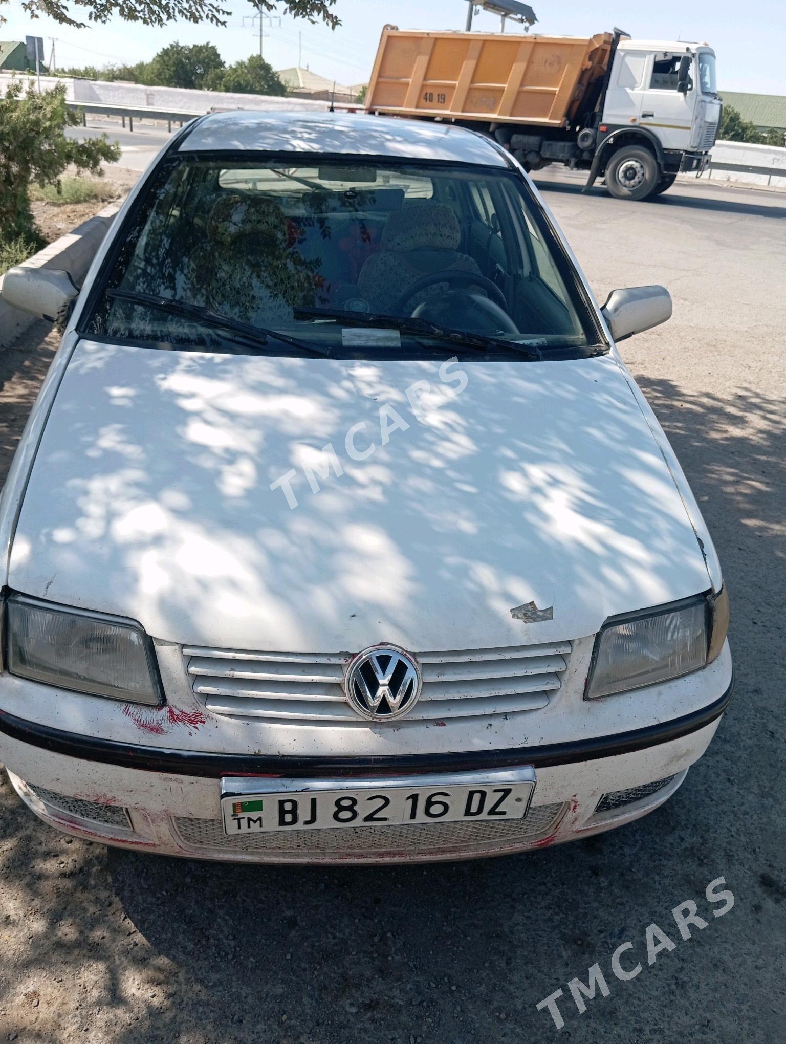 Volkswagen Polo 2001 - 32 000 TMT - Дашогуз - img 2