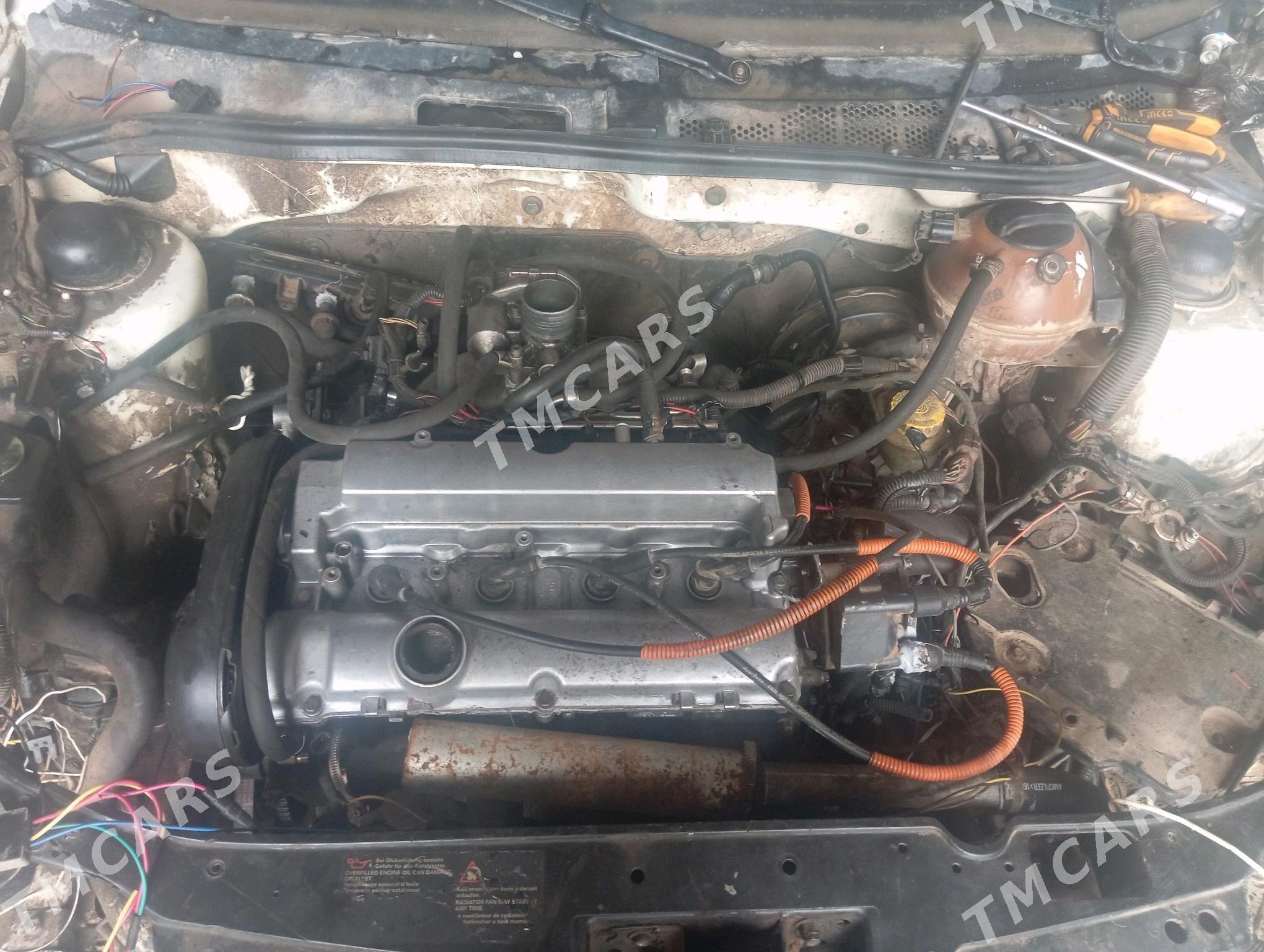 Volkswagen Polo 2001 - 32 000 TMT - Дашогуз - img 4