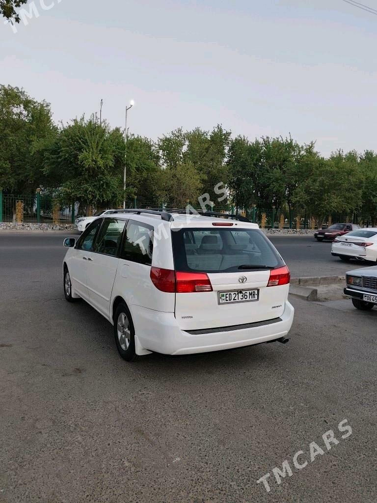 Toyota Sienna 2005 - 190 000 TMT - Мары - img 4