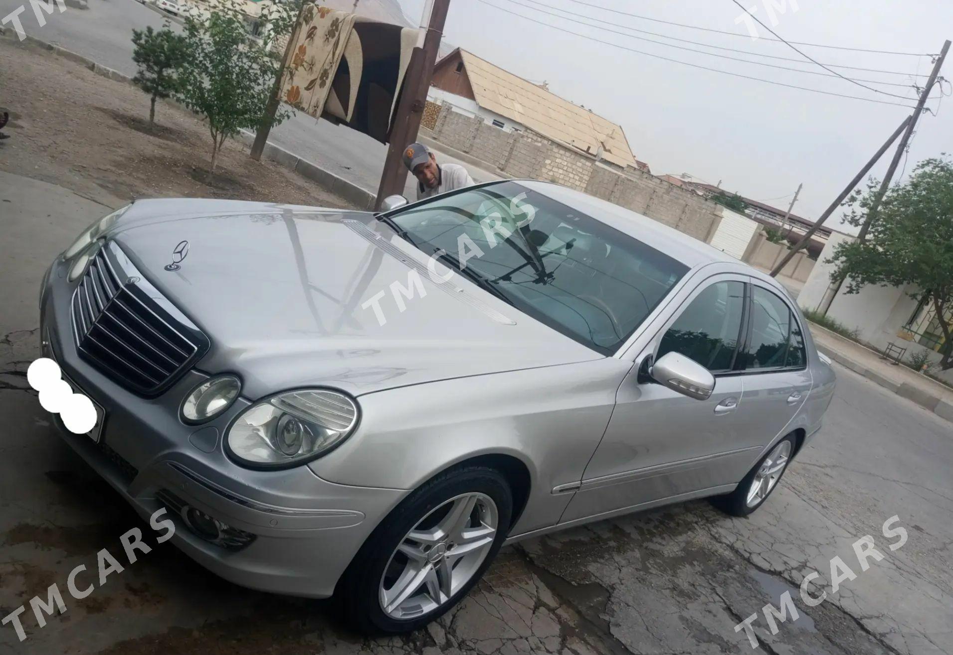 Mercedes-Benz E320 2003 - 145 000 TMT - Türkmenbaşy - img 3
