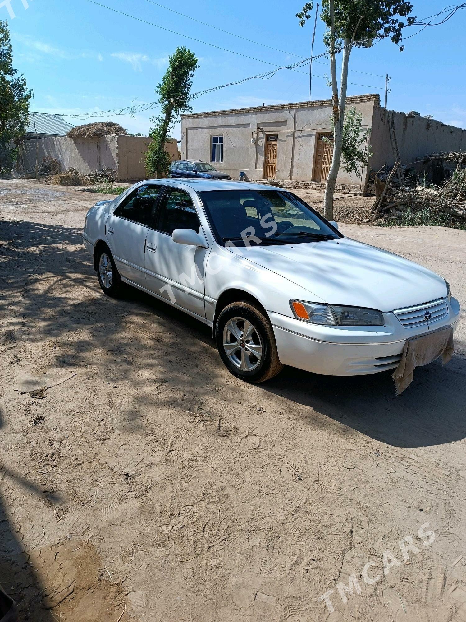 Toyota Camry 1999 - 120 000 TMT - Гурбансолтан Едже - img 4