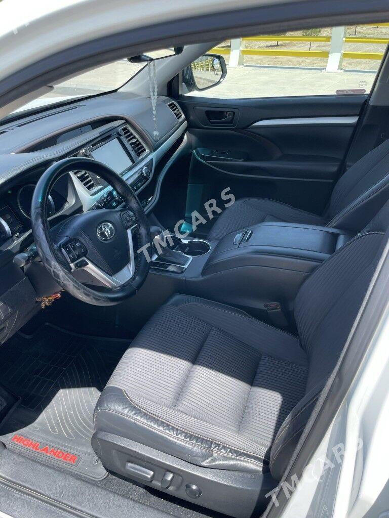 Toyota Highlander 2017 - 440 000 TMT - Aşgabat - img 9