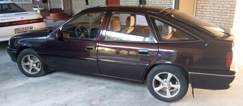 Opel Vectra 1993 - 36 000 TMT - Sakar - img 9