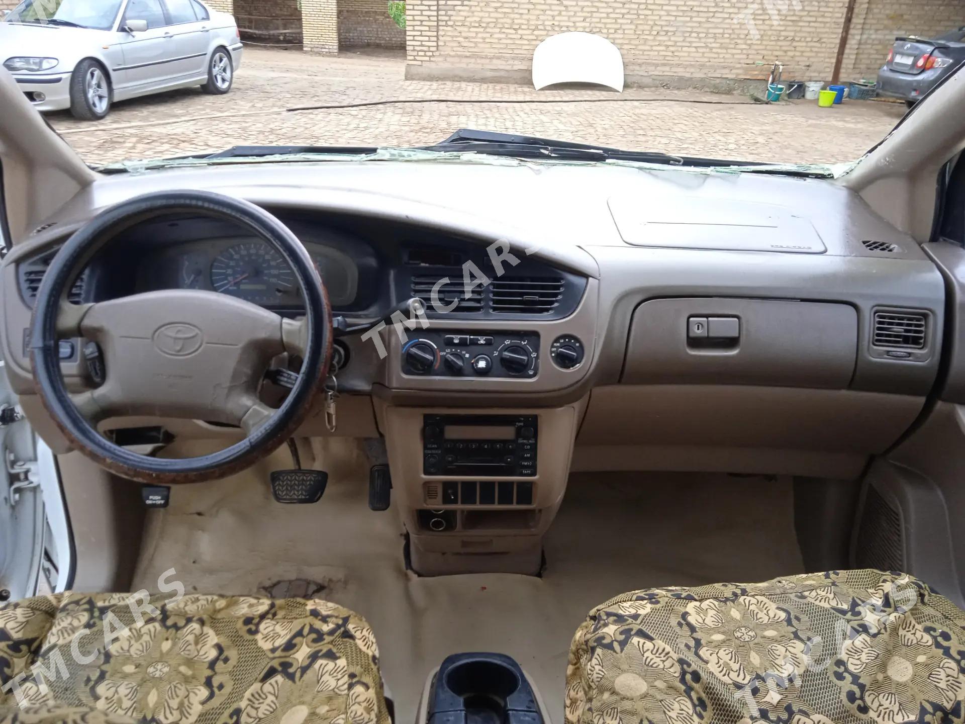 Toyota Sienna 2002 - 67 000 TMT - Мары - img 7