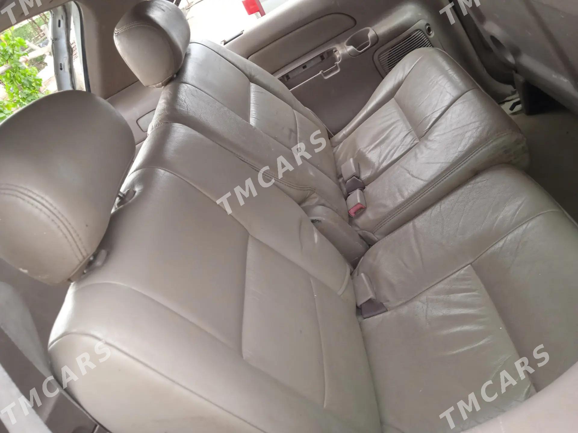 Toyota Sienna 2002 - 67 000 TMT - Мары - img 2