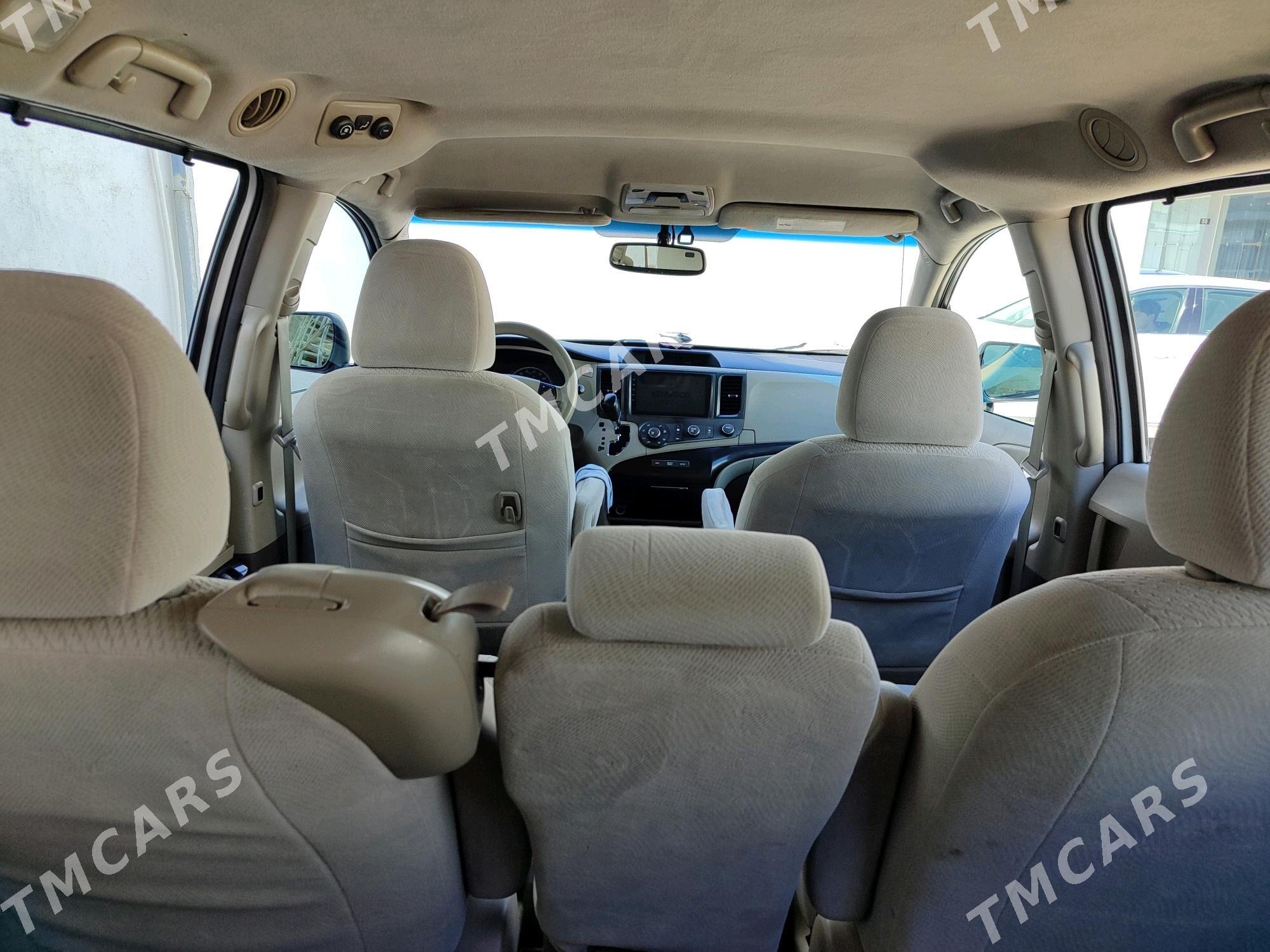 Toyota Sienna 2010 - 275 000 TMT - Мары - img 9
