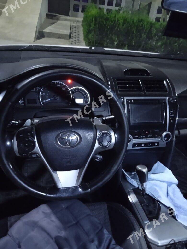 Toyota Camry 2014 - 235 000 TMT - Büzmeýin - img 3