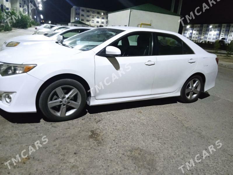 Toyota Camry 2014 - 235 000 TMT - Büzmeýin - img 7