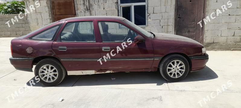 Opel Vectra 1991 - 16 000 TMT - Бахарден - img 3
