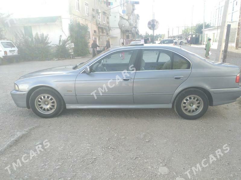 BMW E39 2003 - 115 000 TMT - Балканабат - img 2
