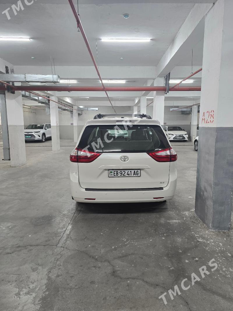 Toyota Sienna 2017 - 380 000 TMT - Podwoýski köç. (Bitarap Türkmenistan şaýoly) - img 2