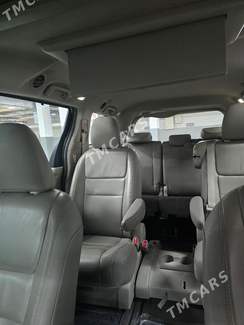Toyota Sienna 2017 - 380 000 TMT - Podwoýski köç. (Bitarap Türkmenistan şaýoly) - img 3
