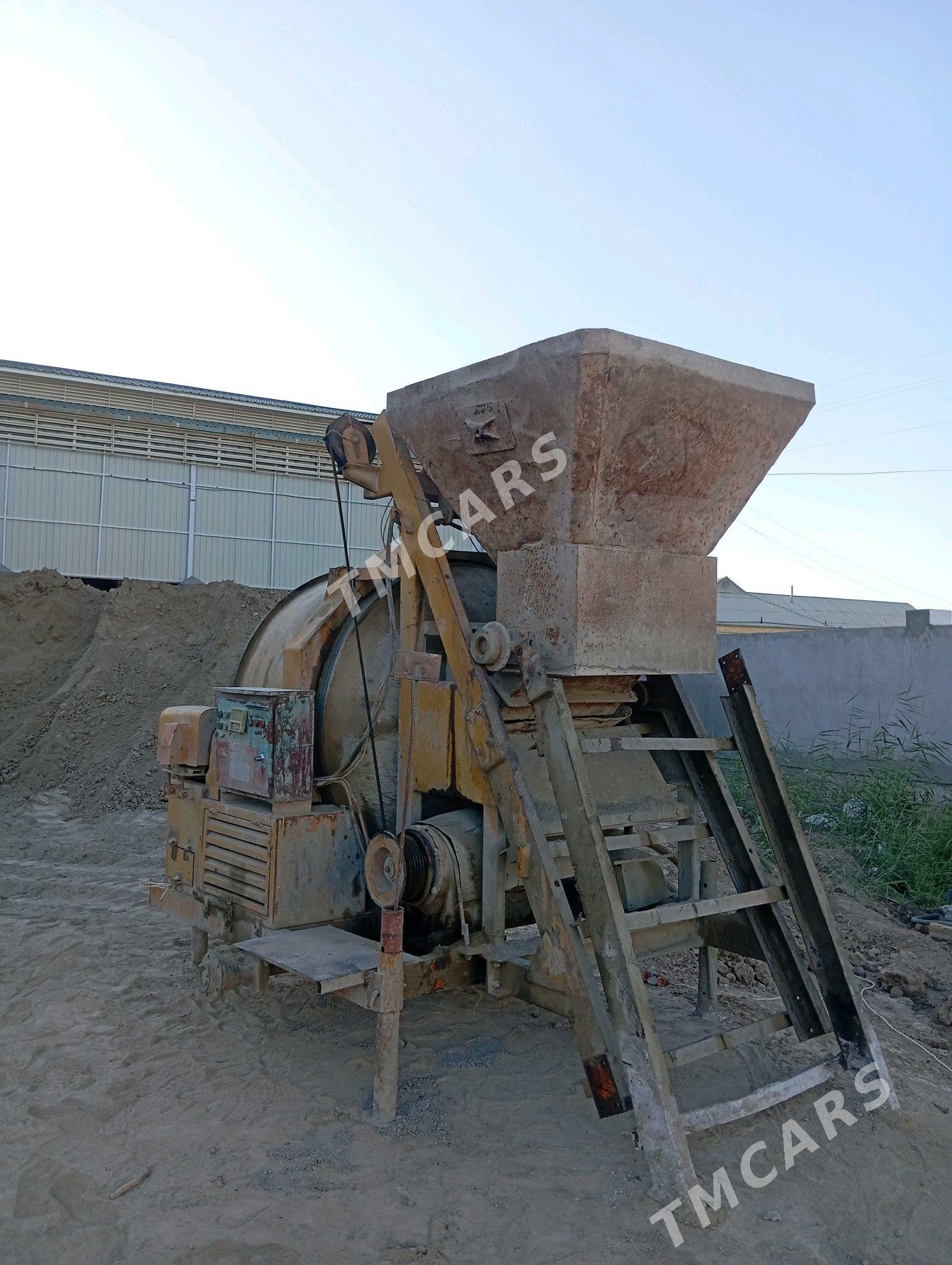 Beton meşalka - Mary - img 2