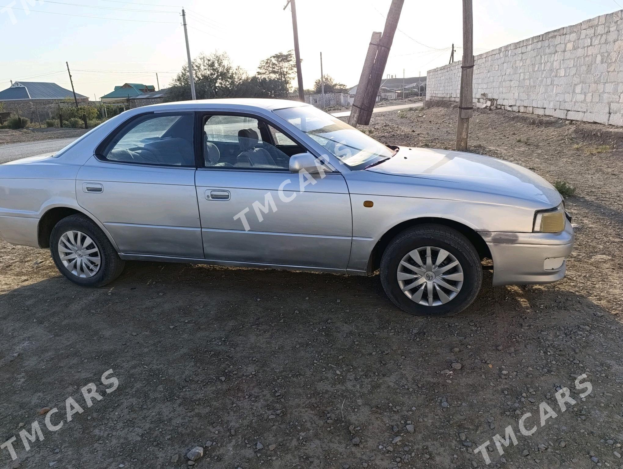 Toyota Camry 1995 - 40 000 TMT - Гызыларбат - img 4