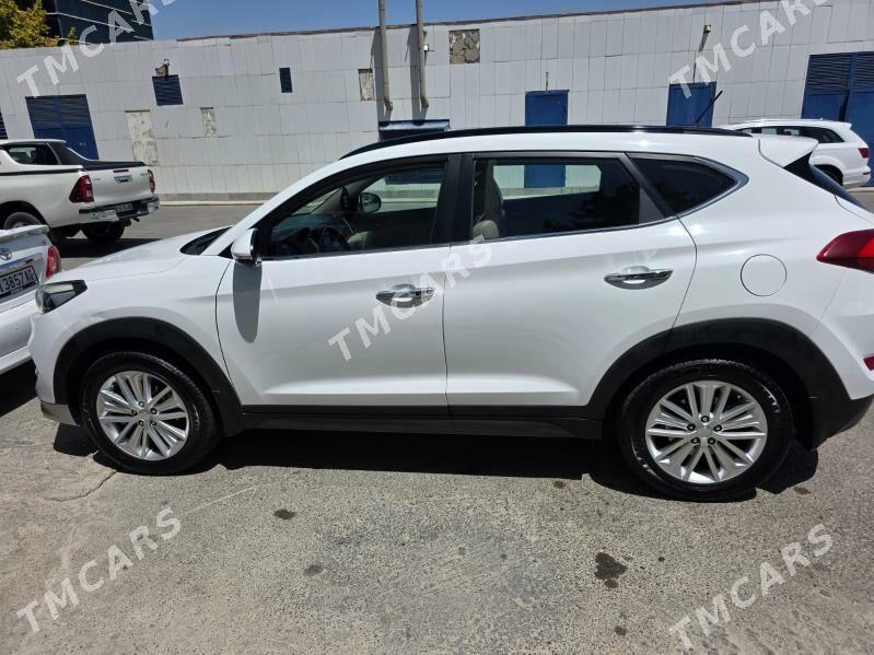 Hyundai Tucson 2015 - 280 000 TMT - Кëши - img 7
