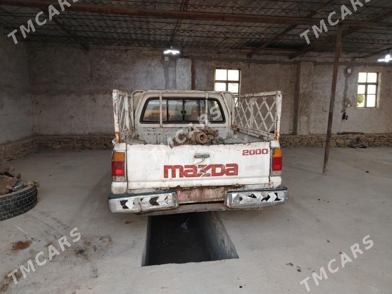 Mazda B2000 1993 - 25 000 TMT - Köýtendag - img 4