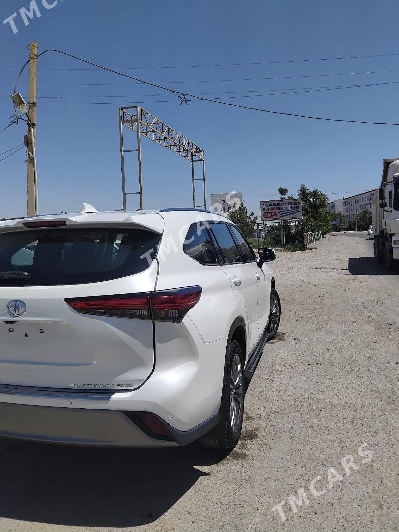 Toyota Highlander 2022 - 640 000 TMT - Мары - img 5