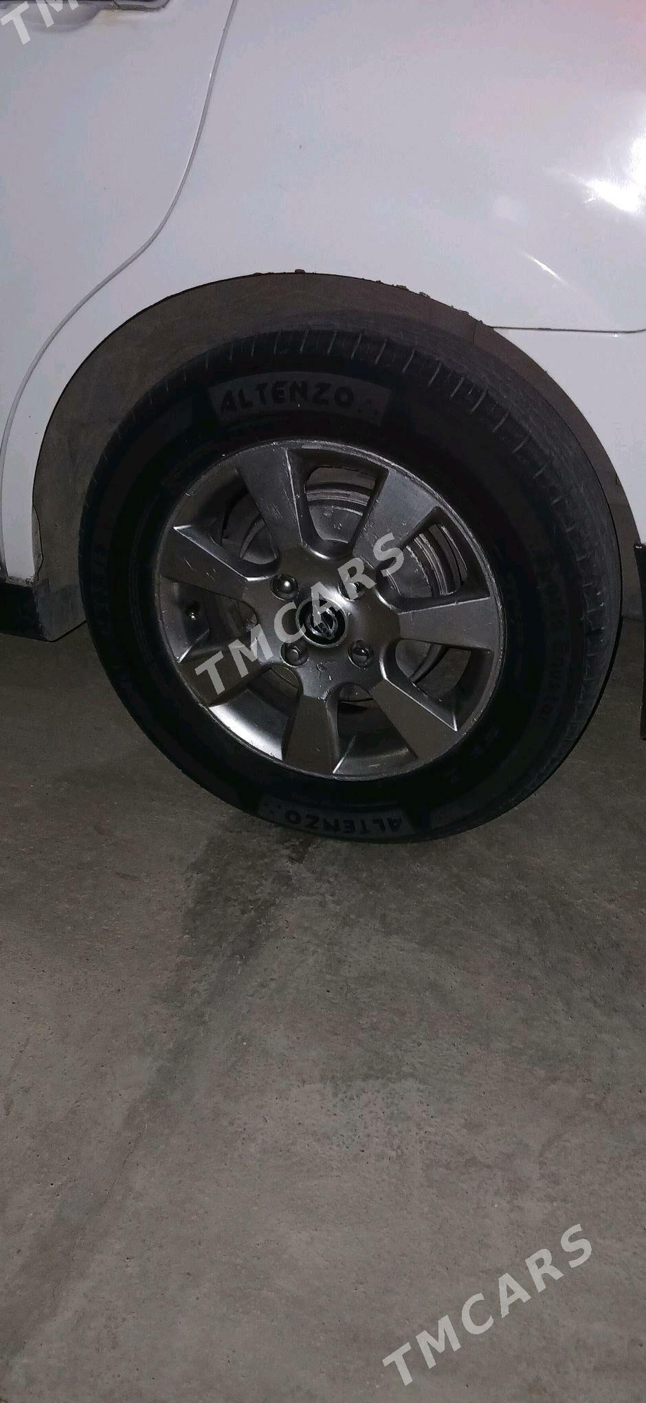 Nissan Versa 2009 - 122 000 TMT - Ашхабад - img 2