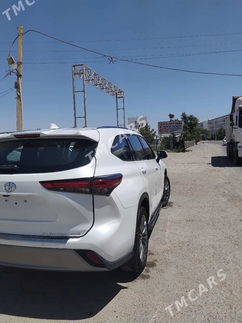 Toyota Highlander 2021 - 640 000 TMT - Мары - img 3