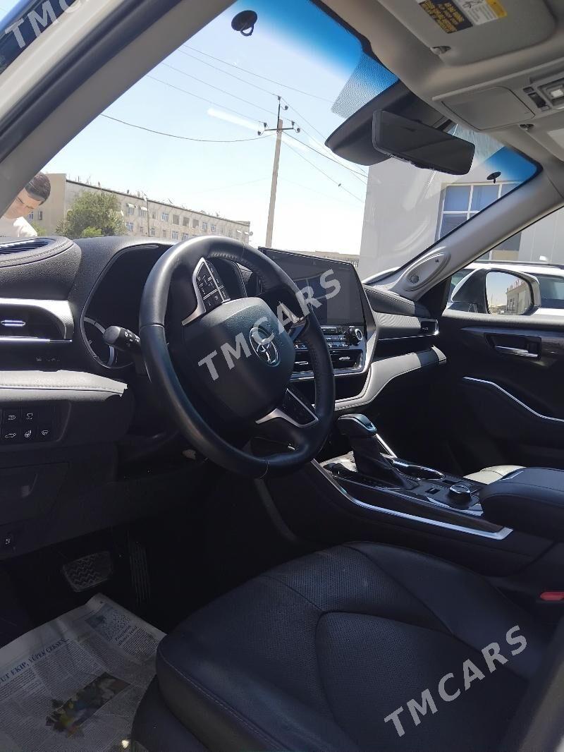 Toyota Highlander 2021 - 640 000 TMT - Мары - img 4