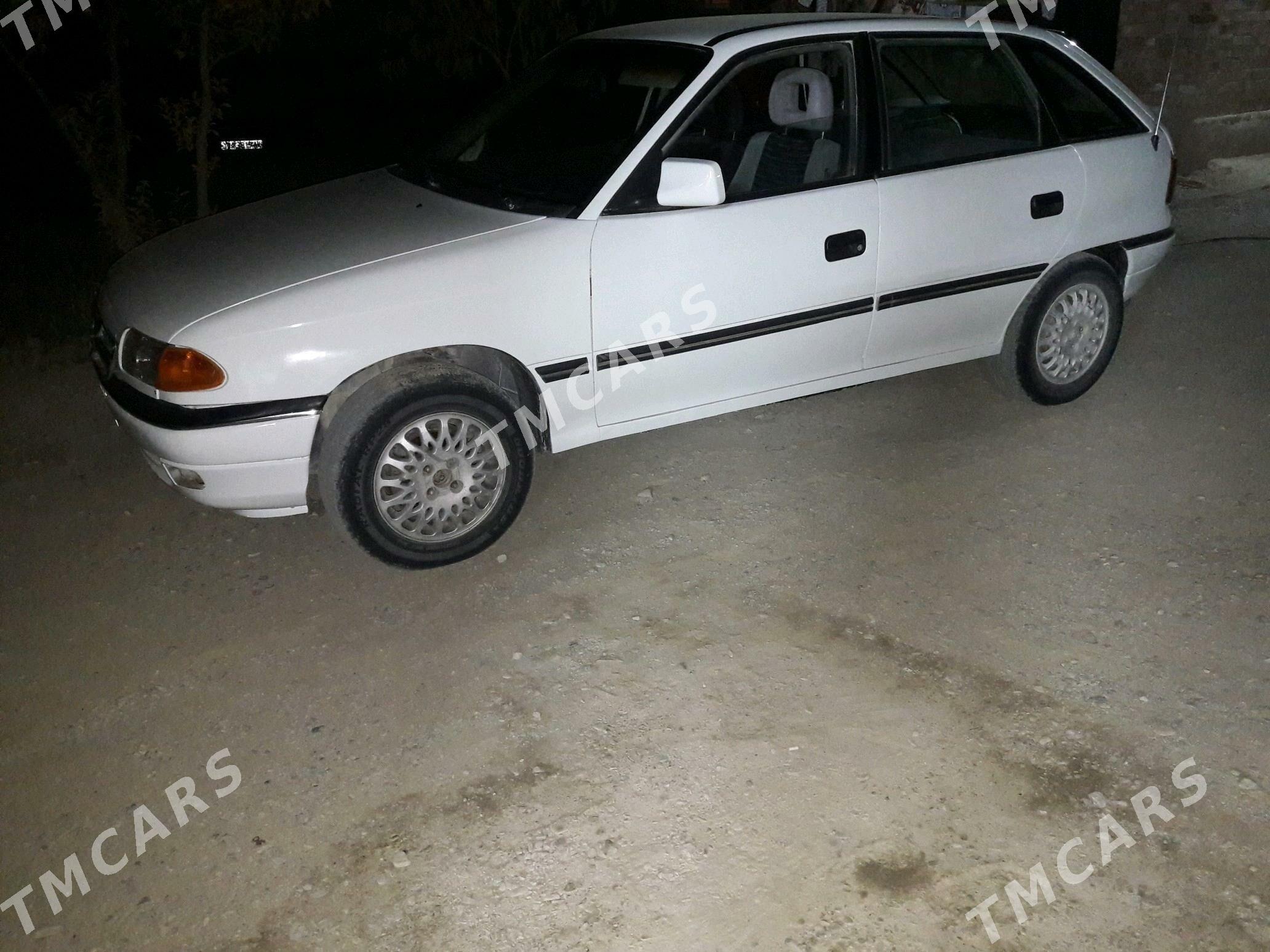 Opel Astra 1992 - 22 000 TMT - Бахарден - img 1