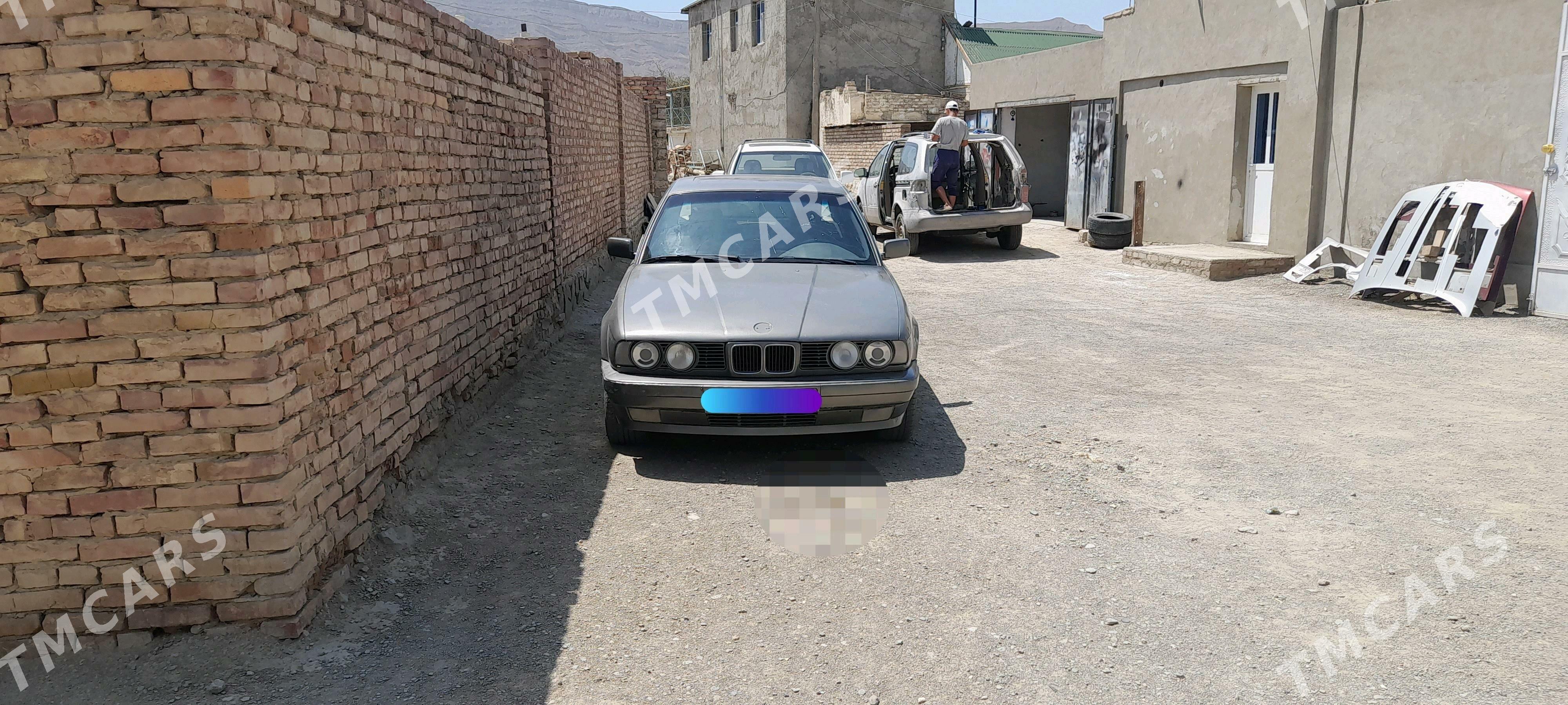 BMW 525 1994 - 50 000 TMT - Берекет - img 4