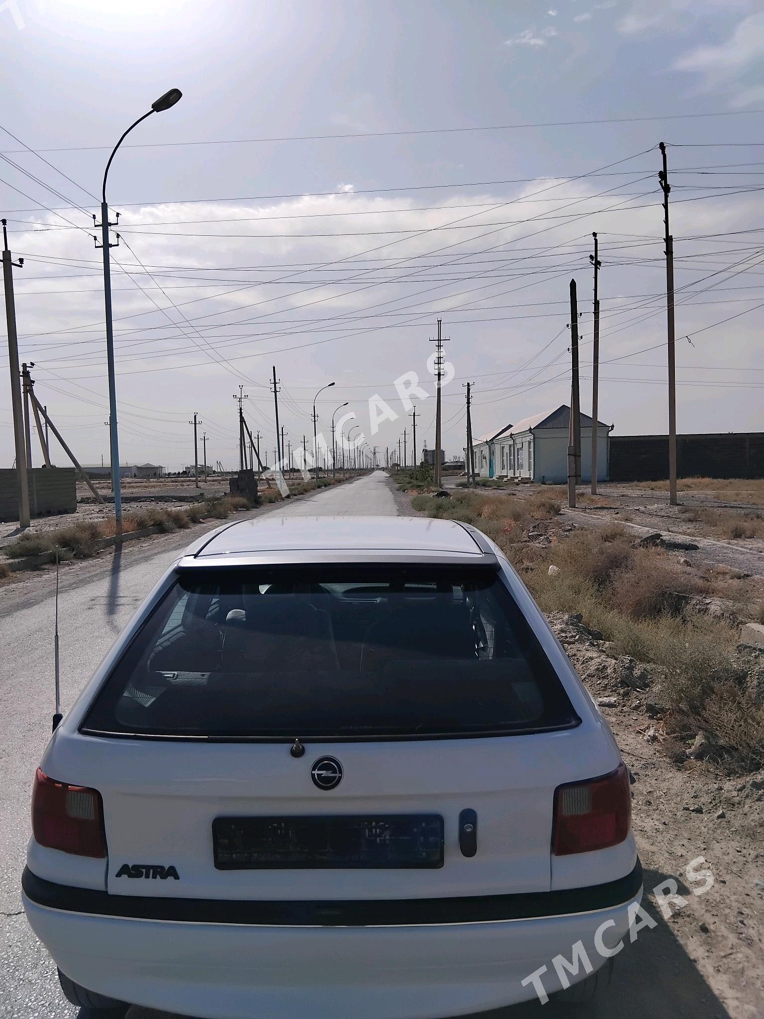 Opel Astra 1992 - 22 000 TMT - Бахарден - img 5