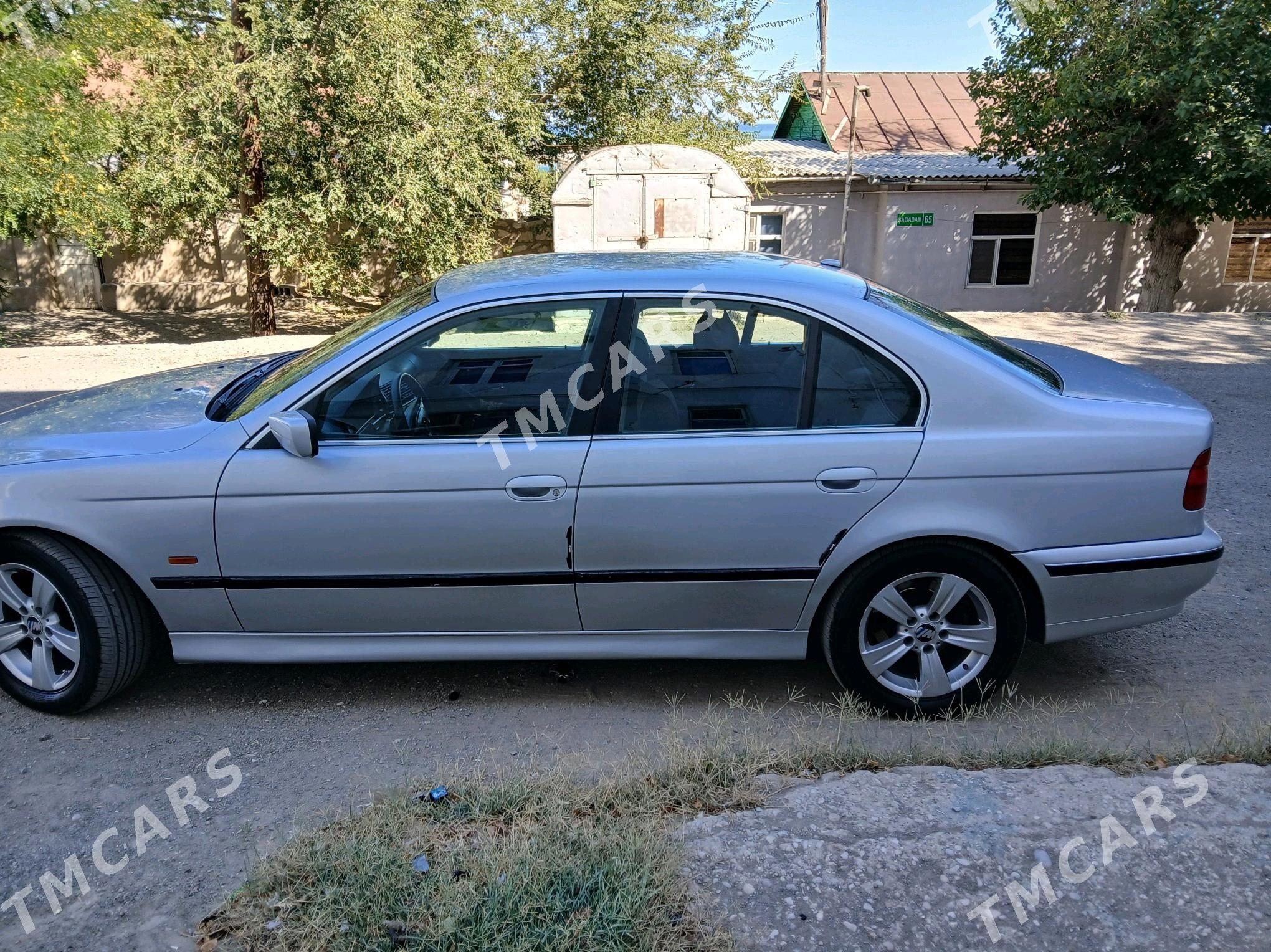 BMW E39 1999 - 88 000 TMT - Туркменбаши - img 5