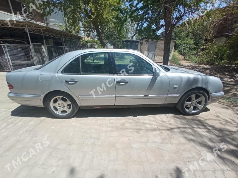 Mercedes-Benz E320 1996 - 65 000 TMT - Мары - img 4