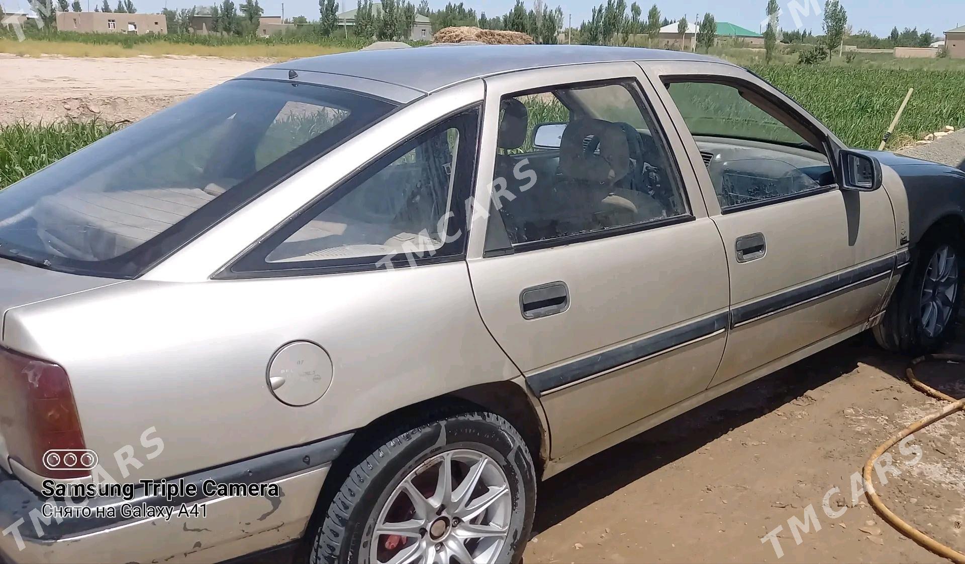 Opel Vectra 1990 - 22 000 TMT - Гороглы (Тагта) - img 4