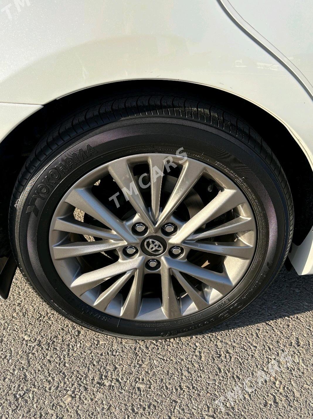 Toyota Camry 2017 - 415 000 TMT - Aşgabat - img 8