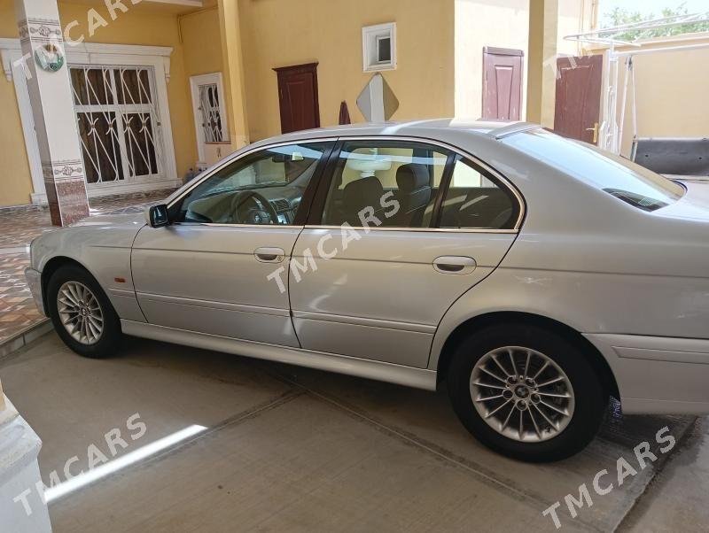 BMW E39 1999 - 105 000 TMT - Балканабат - img 3