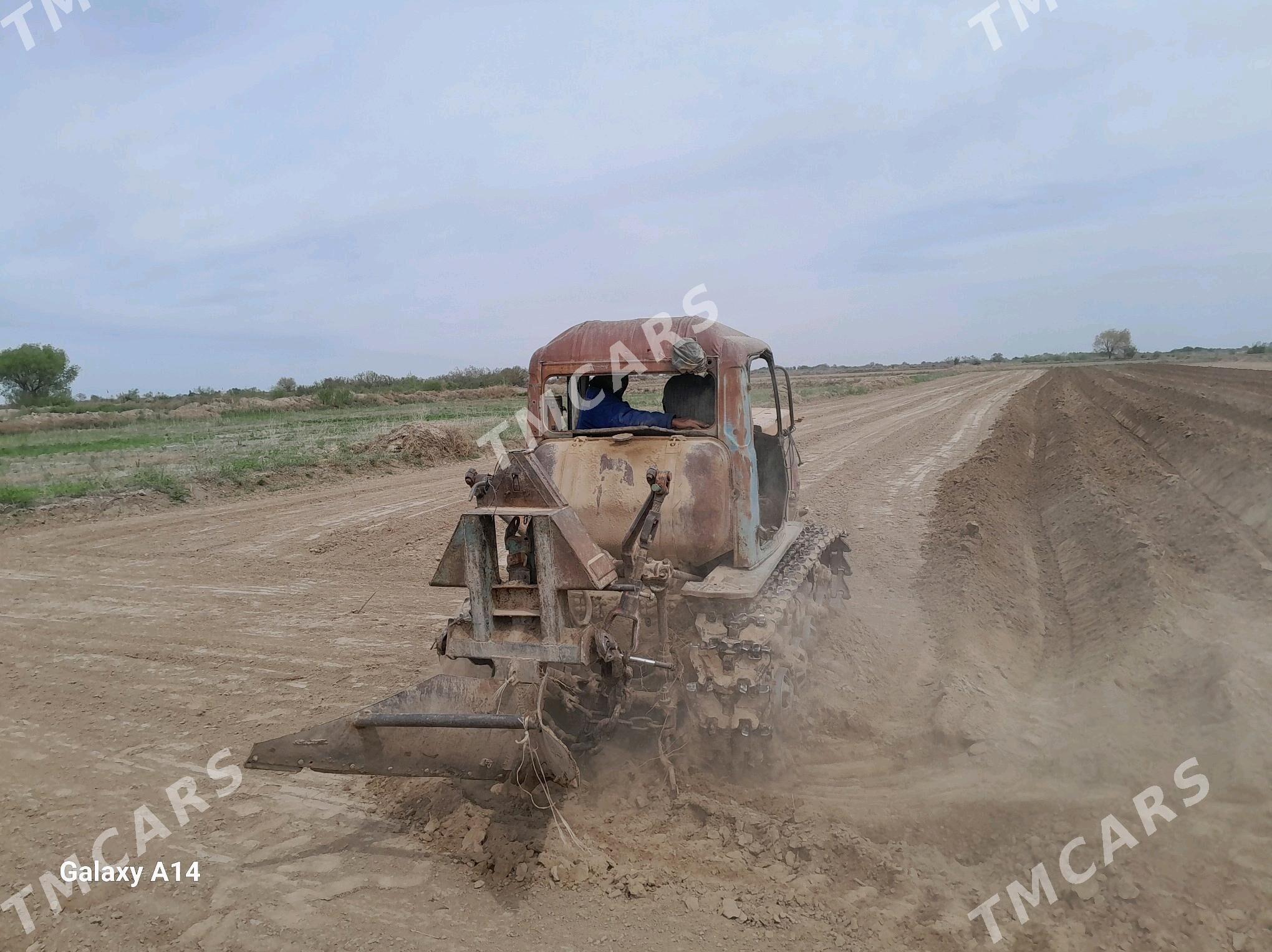 MTZ 82 1987 - 45 000 TMT - етр. Туркменбаши - img 7