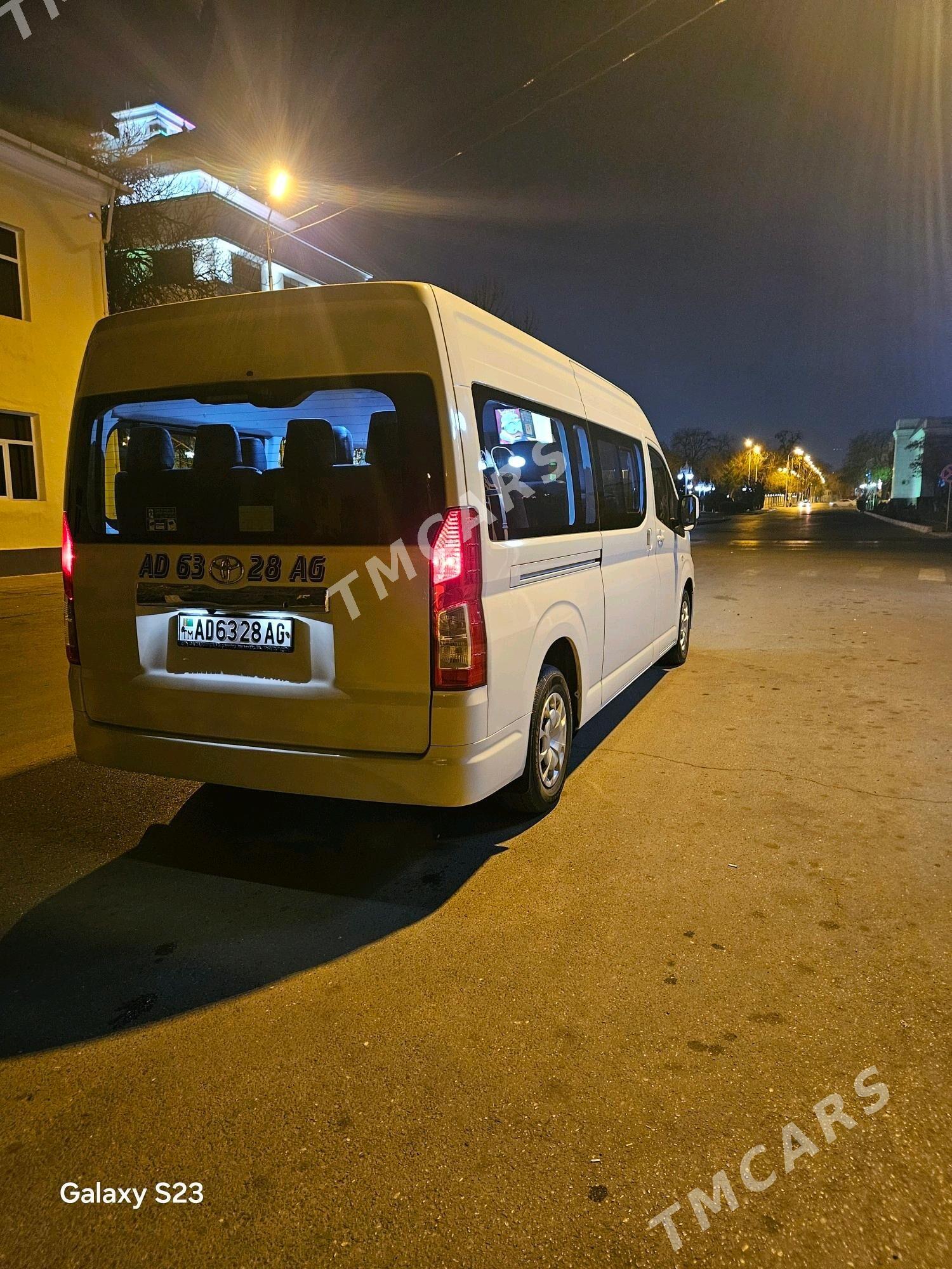 Toyota Hiace 2019 - 620 000 TMT - Бузмеин - img 4