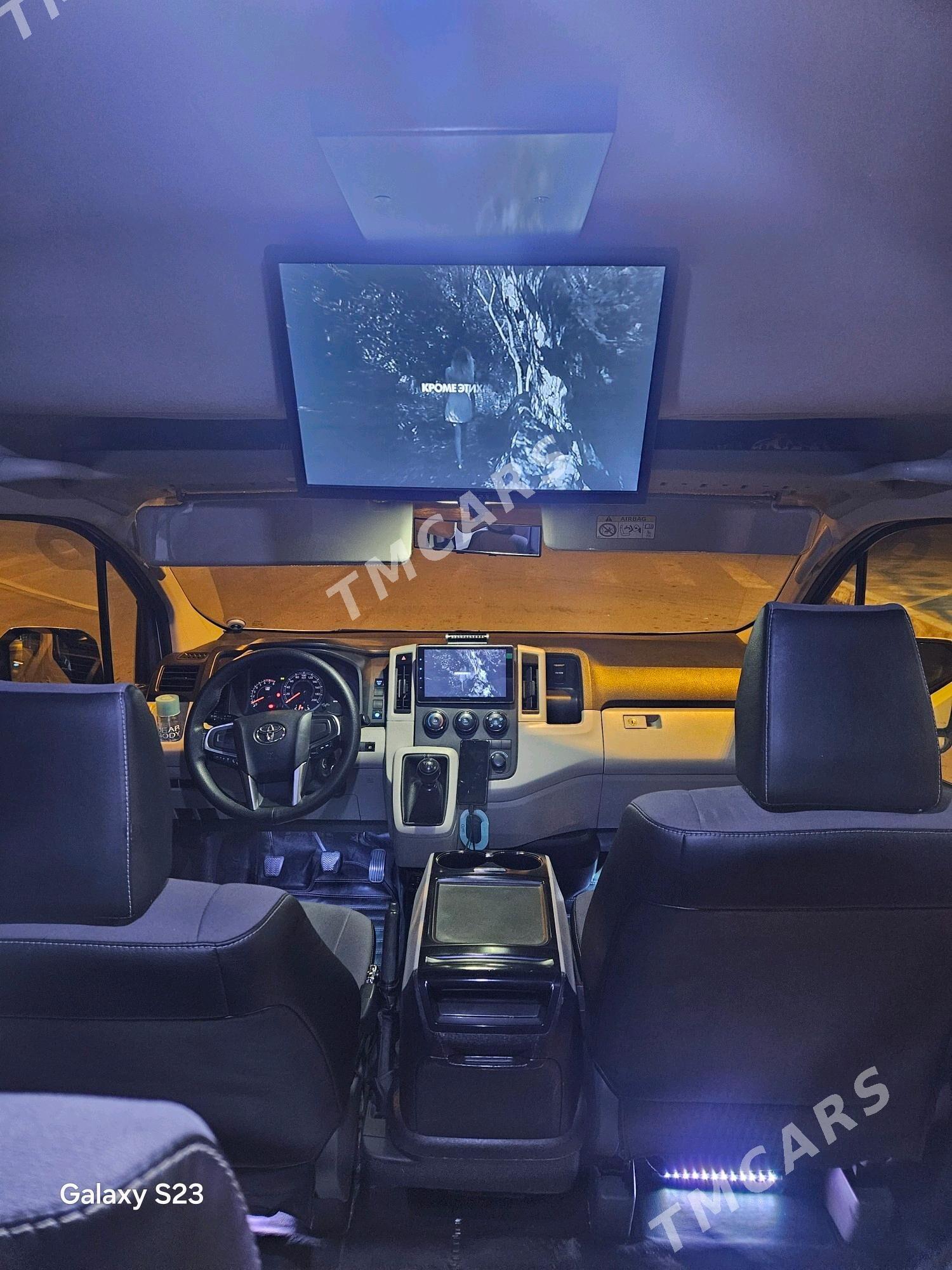 Toyota Hiace 2019 - 620 000 TMT - Бузмеин - img 3