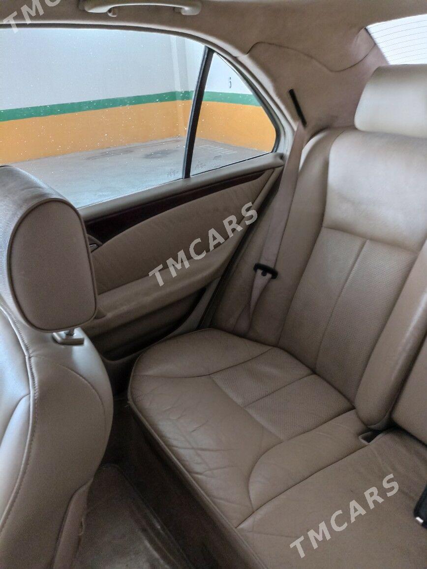 Mercedes-Benz E320 1999 - 100 000 TMT - Garadamak - img 2