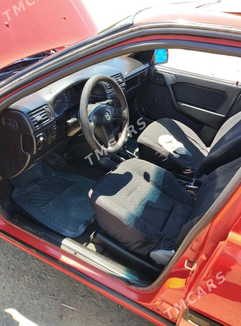 Opel Vectra 1993 - 38 000 TMT - Губадаг - img 2