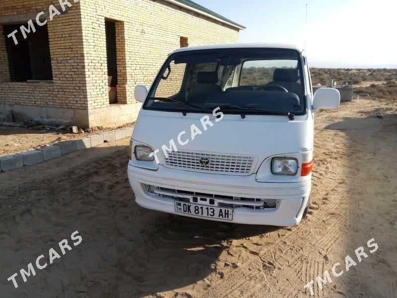 Toyota Hiace 2002 - 135 000 TMT - Мары - img 5