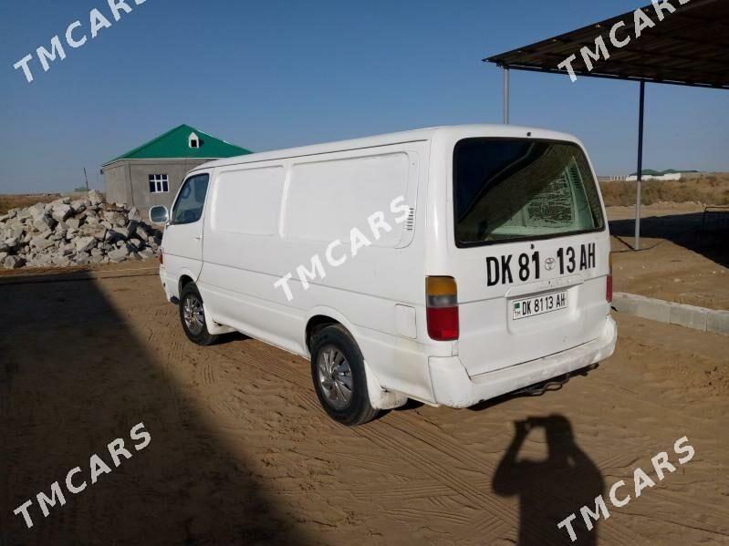 Toyota Hiace 2002 - 135 000 TMT - Мары - img 4