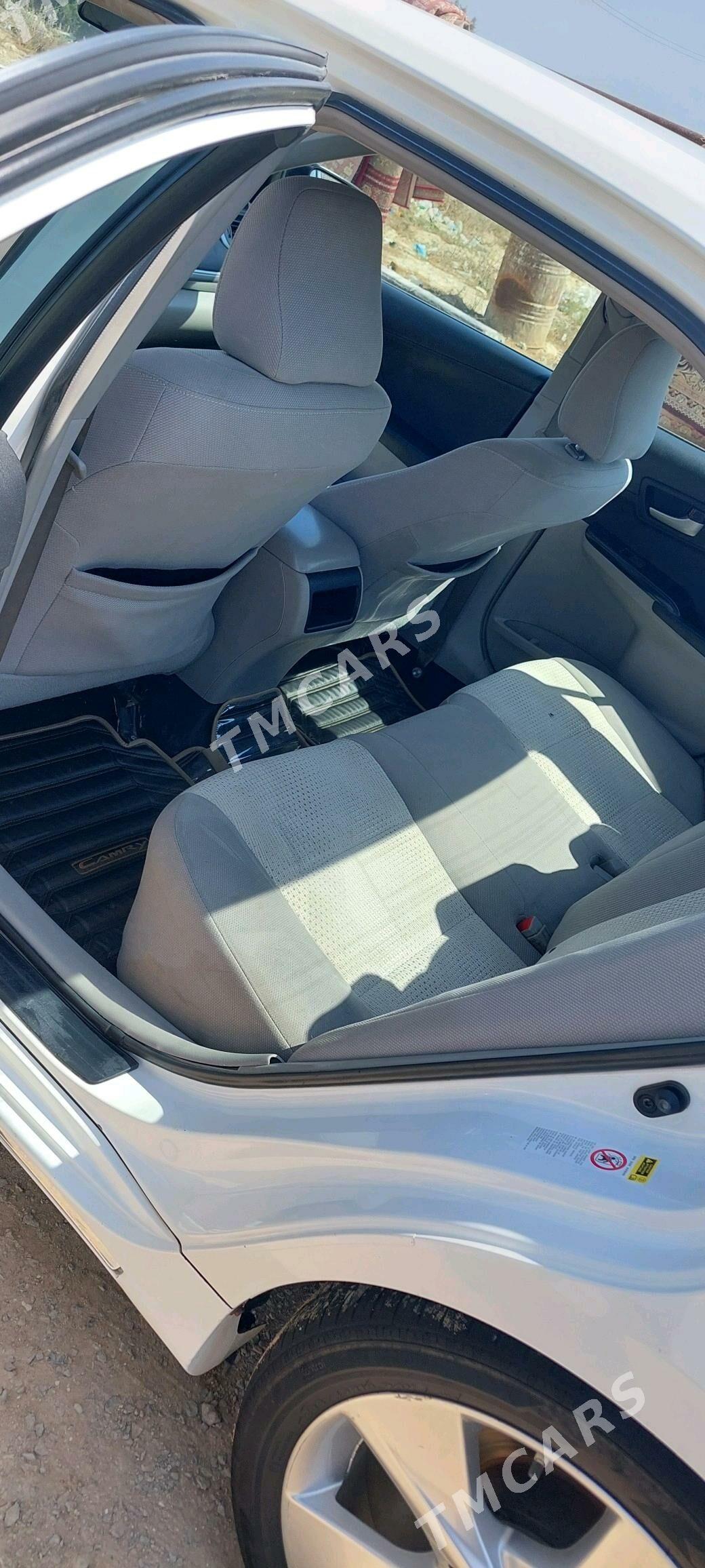 Toyota Camry 2012 - 210 000 TMT - Бабадайхан - img 3