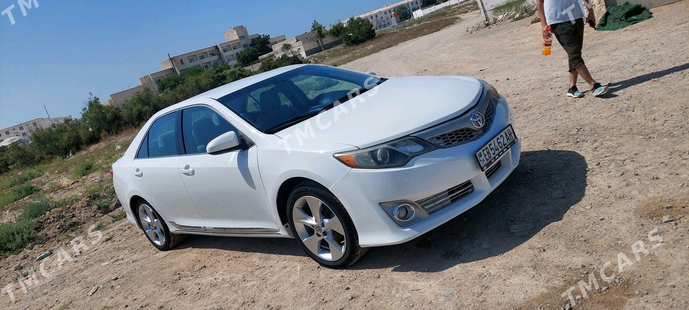 Toyota Camry 2012 - 210 000 TMT - Бабадайхан - img 9