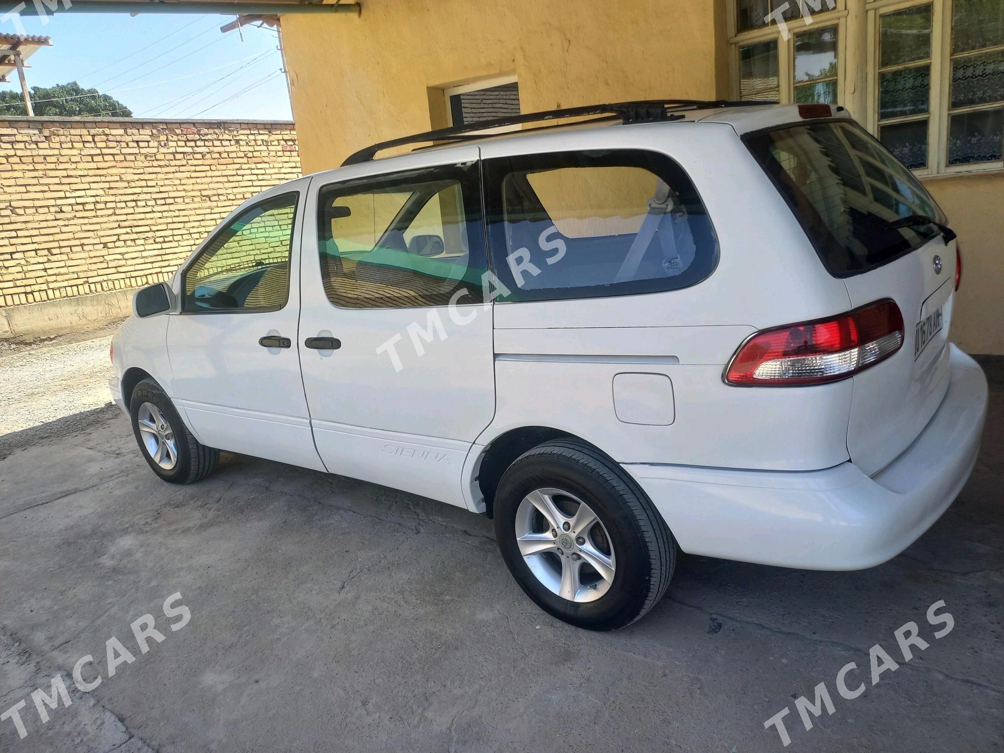 Toyota Sienna 1998 - 125 000 TMT - Кака - img 1
