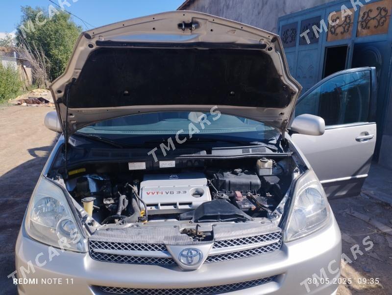 Toyota Sienna 2004 - 265 000 TMT - Кёнеургенч - img 4