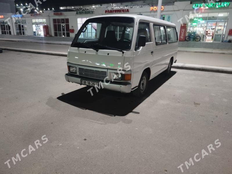 Nissan Urvan 1995 - 35 000 TMT - Kerki - img 3